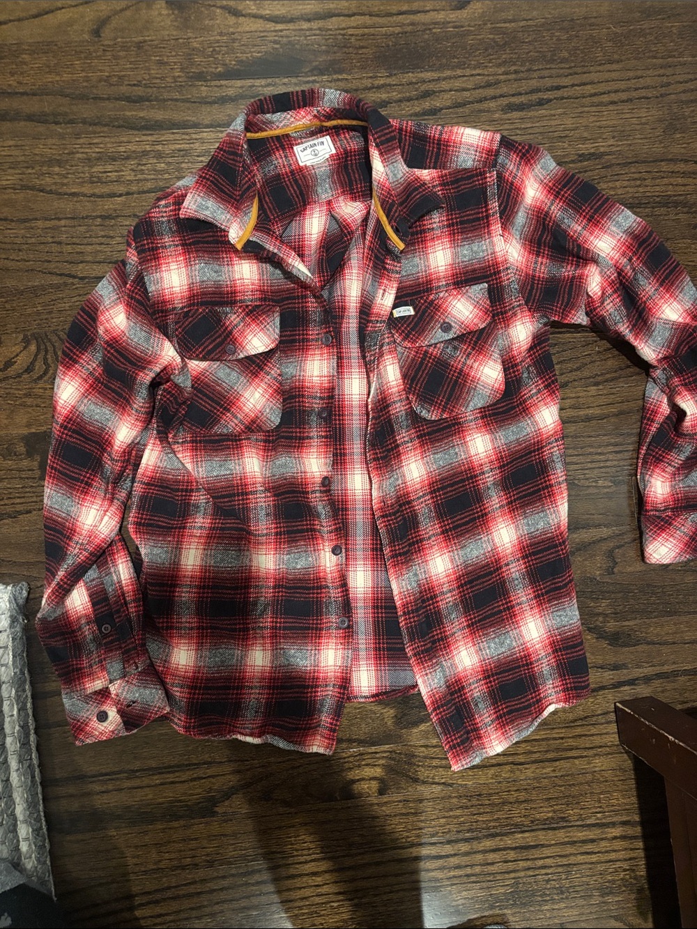 Men's Red & Black Plaid Button-Down Shirt - Casual Flannel